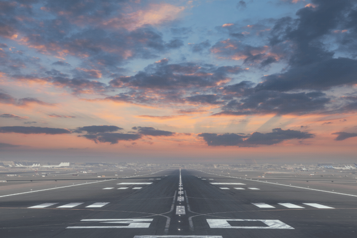 Darstellung einer Lande- bzw. Startbahn eines Flughafens