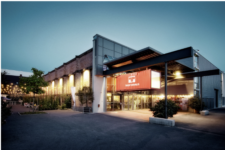 Au&szlig;enansicht Theaterhaus Stuttgart